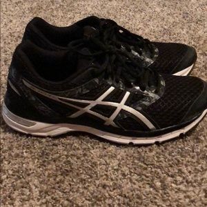 Almost new ASICS